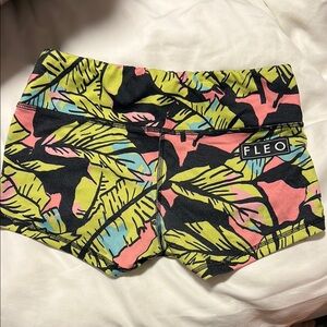 FLEO Women's Tropical Print Shorts - Multicolor